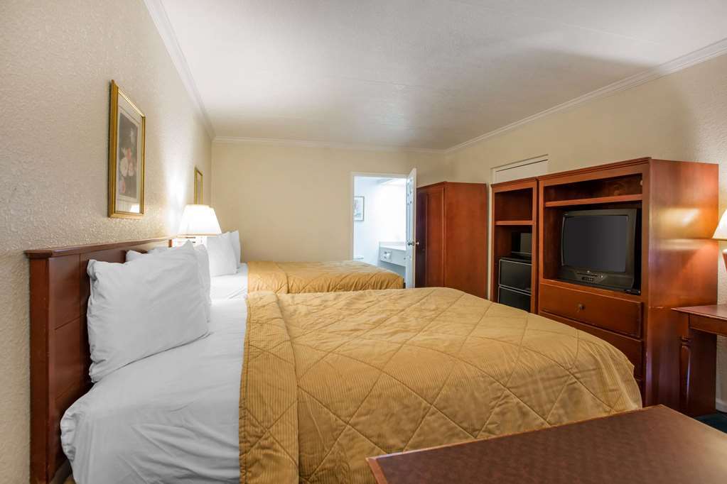 Hometowne Studios By Red Roof Egg Harbor-Atlantic City Airport Egg Harbor Township Room photo